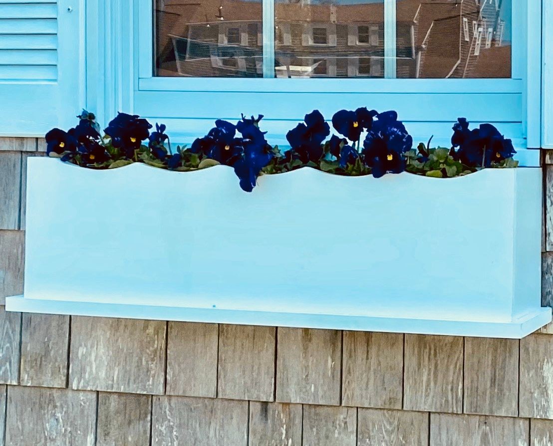 Scallop Window Box - 24"L