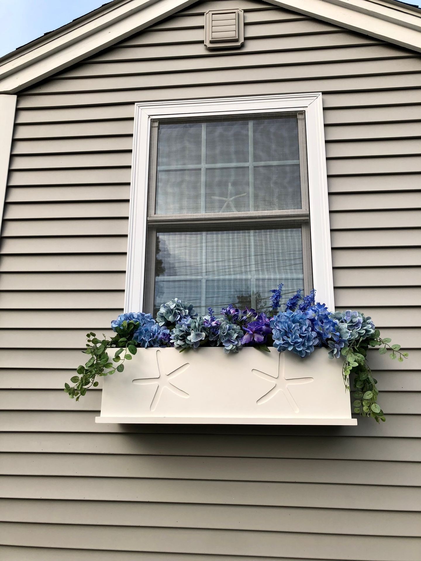 Starfish Window Box - 24"L